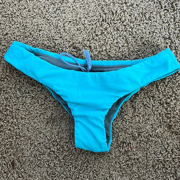 Jolyn “weston” bottoms - Picture 1 of 4